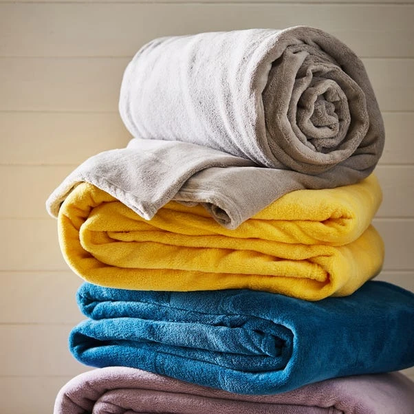 Dunelm Seriously Soft 180cm X 230cm Throw 5 Dunelm Seriously Soft 180cm X 230cm Throw - Image 3