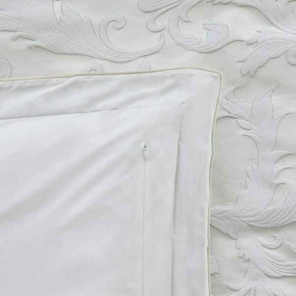 Dorma Acanthus Oxford Pillowcase Pair 4 Dorma Acanthus Oxford Pillowcase Pair - Image 2