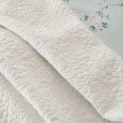 Dunelm Bloom Floral White Quilted Bedspread 7 Dunelm Bloom Floral White Quilted Bedspread -Bed Linings Store 1000151503 alt02