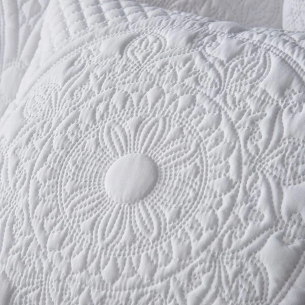 Dunelm Mandalay White Bedspread 5 Dunelm Mandalay White Bedspread - Image 3