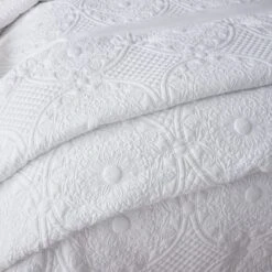 Dunelm Mandalay White Bedspread 10 Dunelm Mandalay White Bedspread -Bed Linings Store 1000167161 alt03