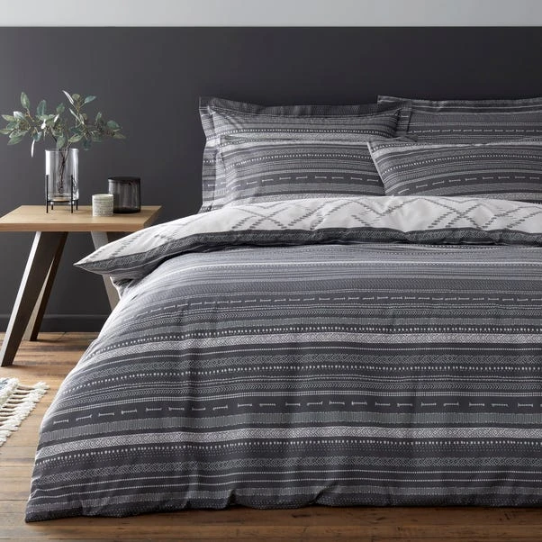 Dunelm Mika Monochrome Reversible Duvet Cover And Pillowcase Set 4 Dunelm Mika Monochrome Reversible Duvet Cover And Pillowcase Set - Image 2