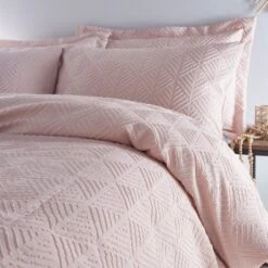 Dunelm Parisa Geometric Blush Duvet Cover And Pillowcase Set 7 Dunelm Parisa Geometric Blush Duvet Cover And Pillowcase Set -Bed Linings Store 1000185914 alt01