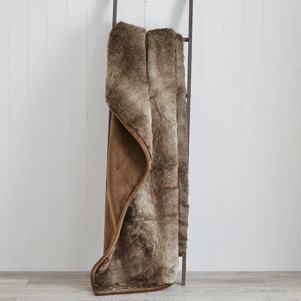 Dunelm Verbier Faux Fur 150cm X 200cm Throw 3 Dunelm Verbier Faux Fur 150cm X 200cm Throw