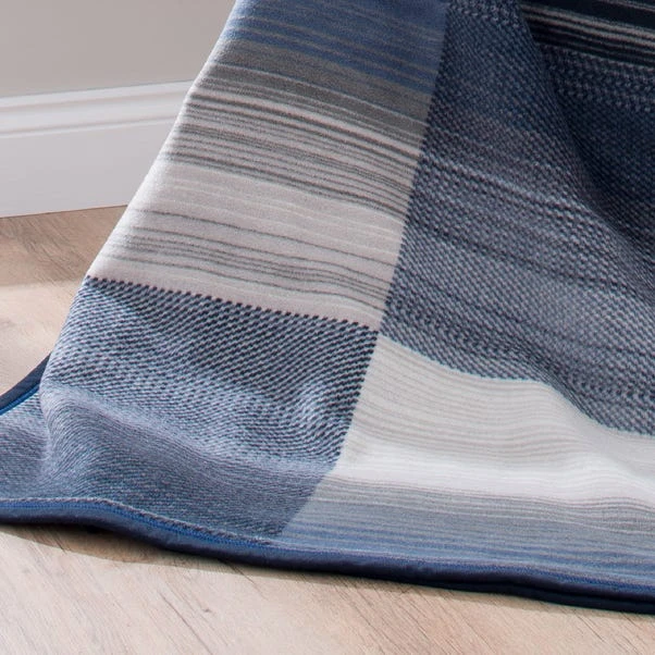Thermosoft Navy Blanket 5 Thermosoft Navy Blanket - Image 3