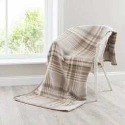 Dunelm Thermosoft Plaid Check Natural Throw -Bed Linings Store 30410648 alt01