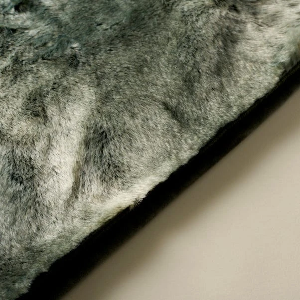 Dunelm Verbier Bottle Green Throw 6 Dunelm Verbier Bottle Green Throw - Image 4