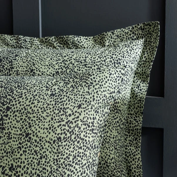 Dunelm Paradise Spot Green Oxford Pillowcase 5 Dunelm Paradise Spot Green Oxford Pillowcase - Image 3