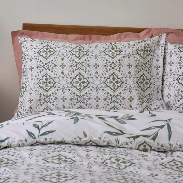 Dunelm Lara Leaf Anti-Allergy 100% Cotton Green Duvet Cover And Pillowcase Set 8 Dunelm Lara Leaf Anti-Allergy 100% Cotton Green Duvet Cover And Pillowcase Set - Image 6