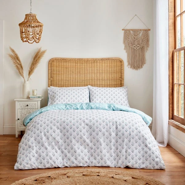 Dunelm Prisha Floral Navy Reversible Duvet Cover And Pillowcase Set 3 Dunelm Prisha Floral Navy Reversible Duvet Cover And Pillowcase Set