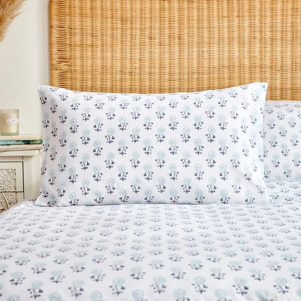Dunelm Prisha Floral Navy Reversible Duvet Cover And Pillowcase Set 5 Dunelm Prisha Floral Navy Reversible Duvet Cover And Pillowcase Set - Image 3