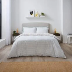 Dunelm Luiza Lemons Yellow Reversible Duvet Cover And Pillowcase Set 8 Dunelm Luiza Lemons Yellow Reversible Duvet Cover And Pillowcase Set -Bed Linings Store 30811156 alt01