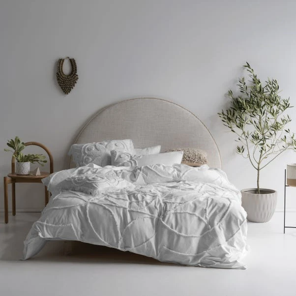 Linen House Manisha White 100% Cotton Duvet Cover & Pilowcase Set 3 Linen House Manisha White 100% Cotton Duvet Cover & Pilowcase Set