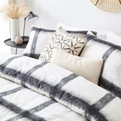 The Linen Yard Faux Mohair Stripe Navy 100% Cotton Duvet Cover & Pillowcase Set -Bed Linings Store 30824158 alt02