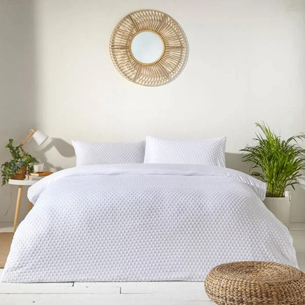 The Linen Yard Polka Tuft White 100% Cotton Duvet Cover & Pillowcase Set 3 The Linen Yard Polka Tuft White 100% Cotton Duvet Cover & Pillowcase Set